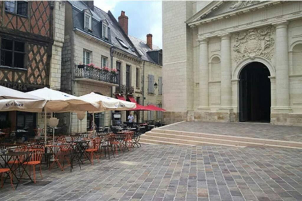 Appart Centre Ville Bords De Loire Сомюр Экстерьер фото